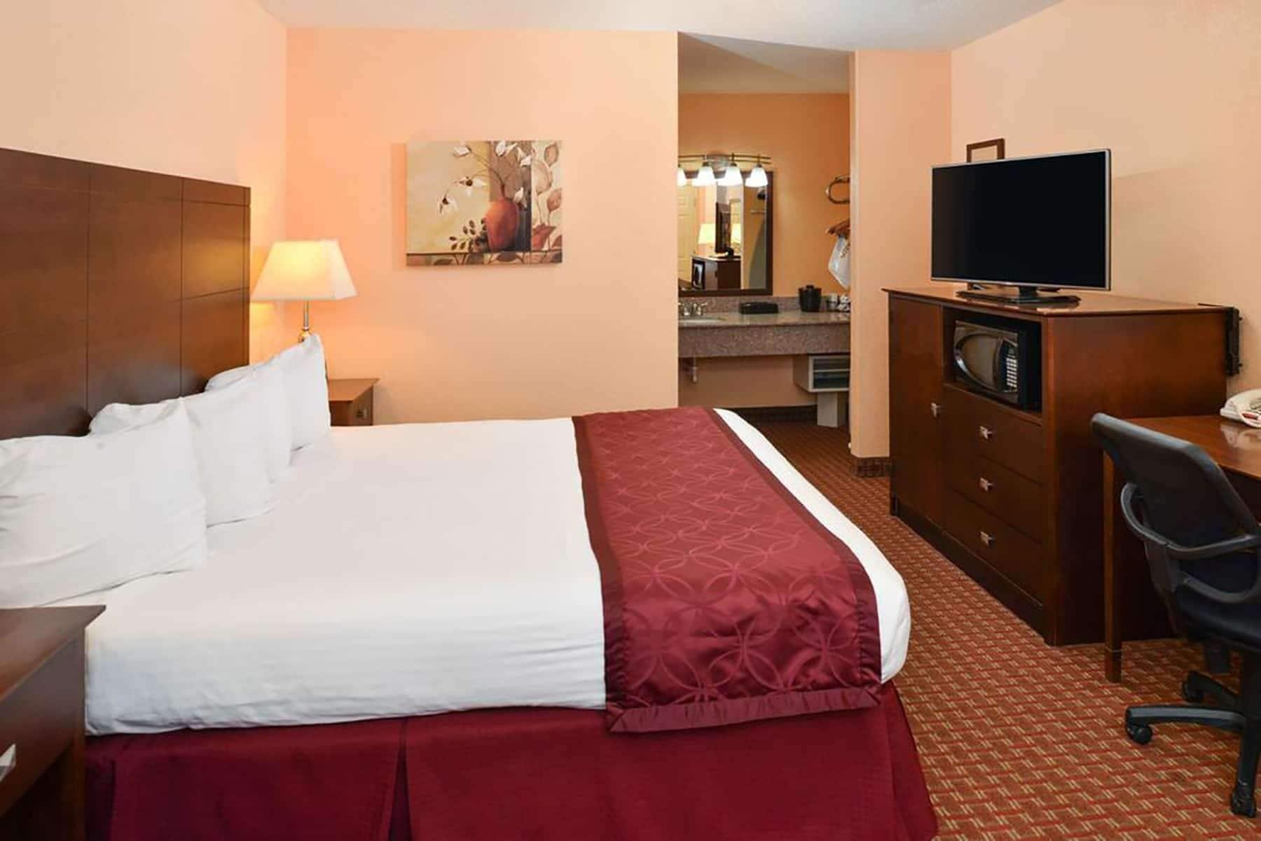 Days Inn By Wyndham Whitmore Lake Экстерьер фото