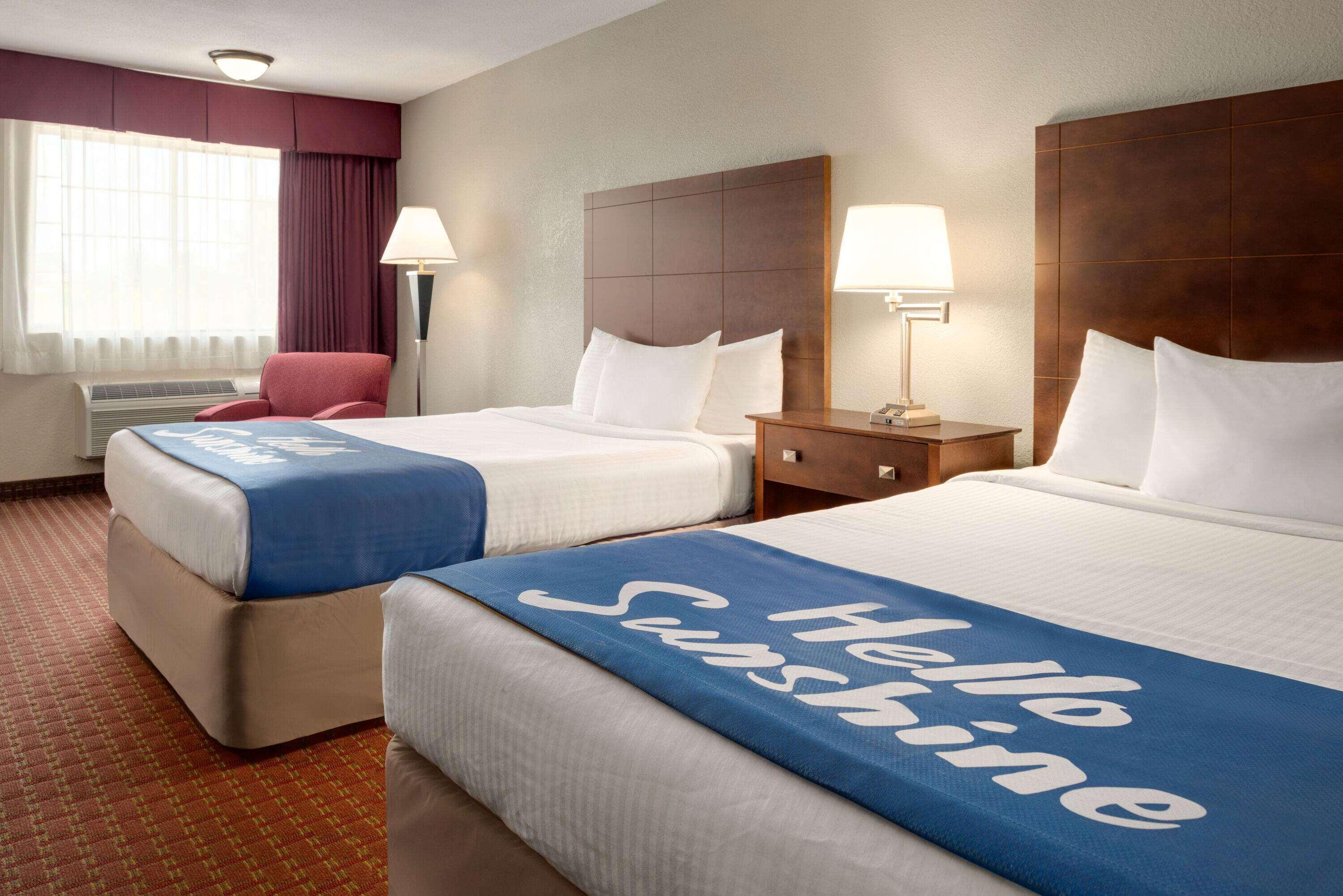 Days Inn By Wyndham Whitmore Lake Экстерьер фото
